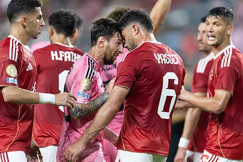 "لم يتحدث بأسلوب جيد".. ياسر إبراهيم يكشف سبب مشادته مع ميسي في مونديال الأندية